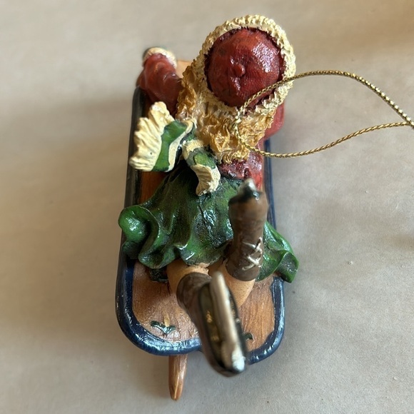 EUC Painted resin ornaments Sledding Girl & Skating Snowman Christmas decoration - Picture 4 of 13